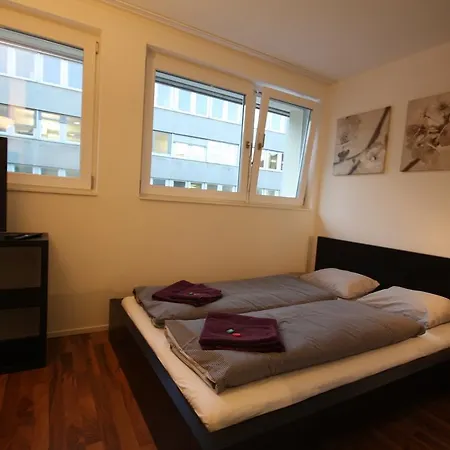 Apartment Hitrental Badenerstrasse Zurich